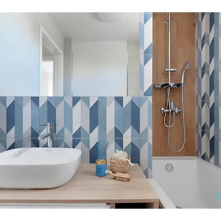 Daire Breeze - Charming Place, 15 Minutes To Old Town & 5 Minutes To Seaside Gdansk